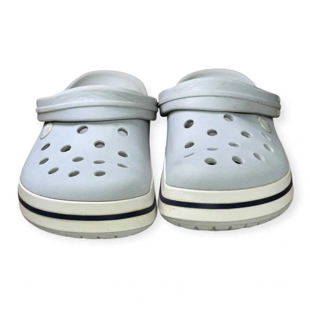 CROCS Classic Clogs - Light Gray M7. W9.‎